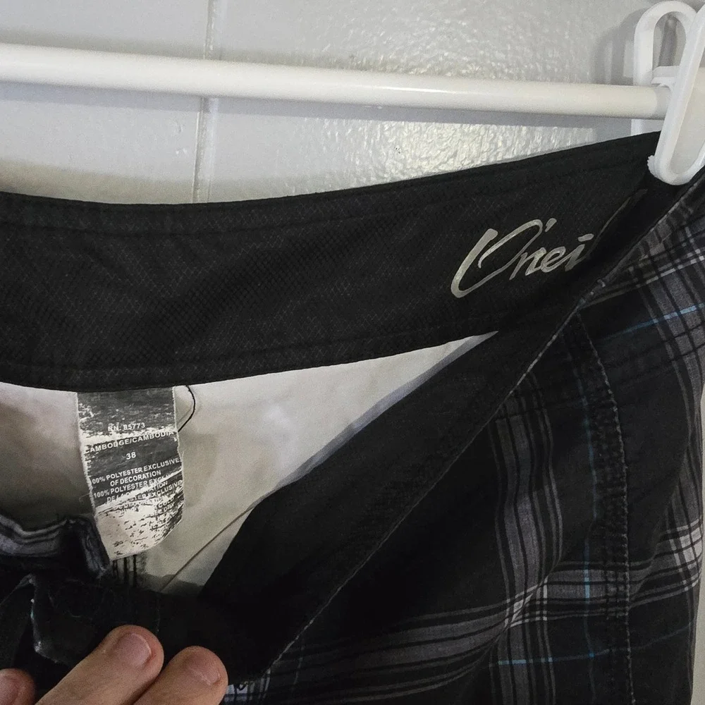 O'Neill Board Shorts Mens 38 Black Plaid Cargo Pocket Embroidered Logo Surf Swim